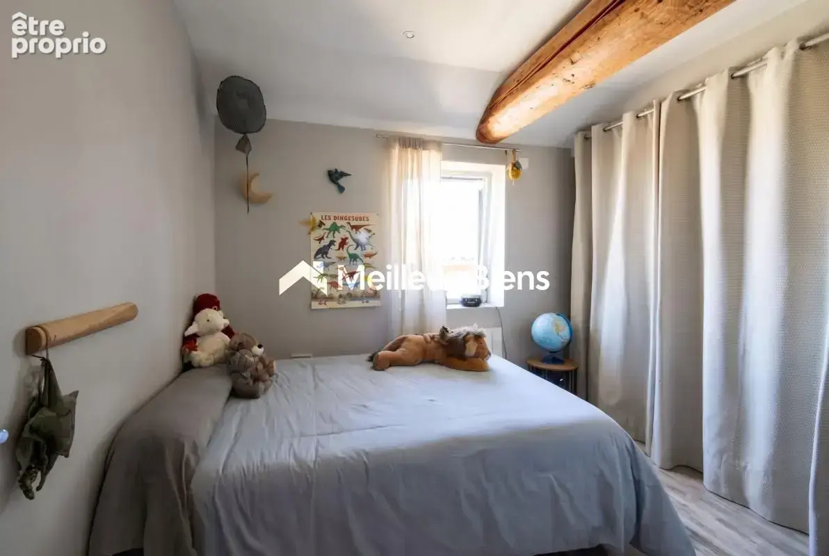 Appartement 4 pièces de 85 m² rénové avec balcon et stationnement - photo 8
