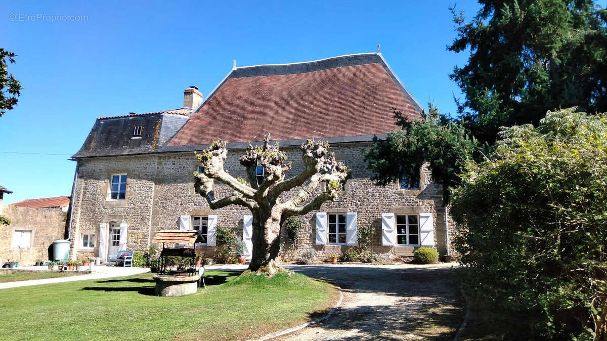 OVERVIEW - Maison à PRESSAC