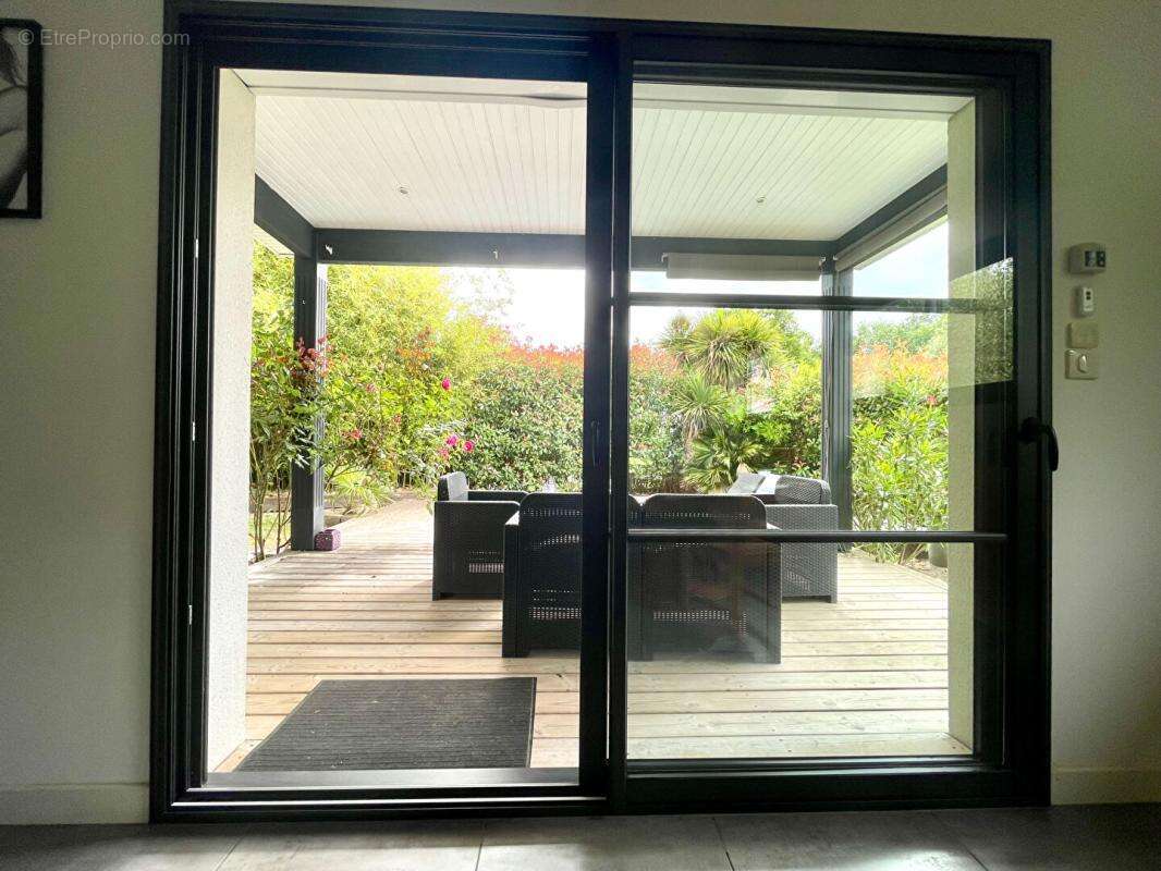 Maison Contemporaine Saint Jean D Illac 4 pièce(s) 119 m2 - photo 8
