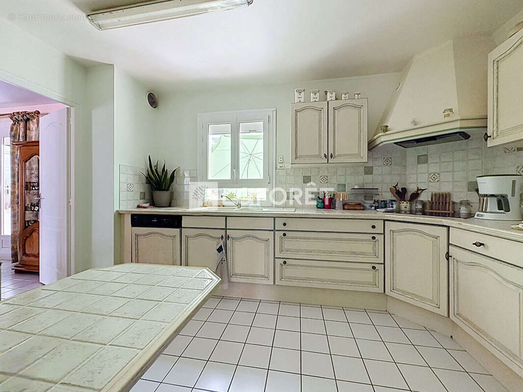 Laforêt Luzarches propose - Maison Villaines Sous Bois 6 pièce(s) 121.91 m2 - photo 5