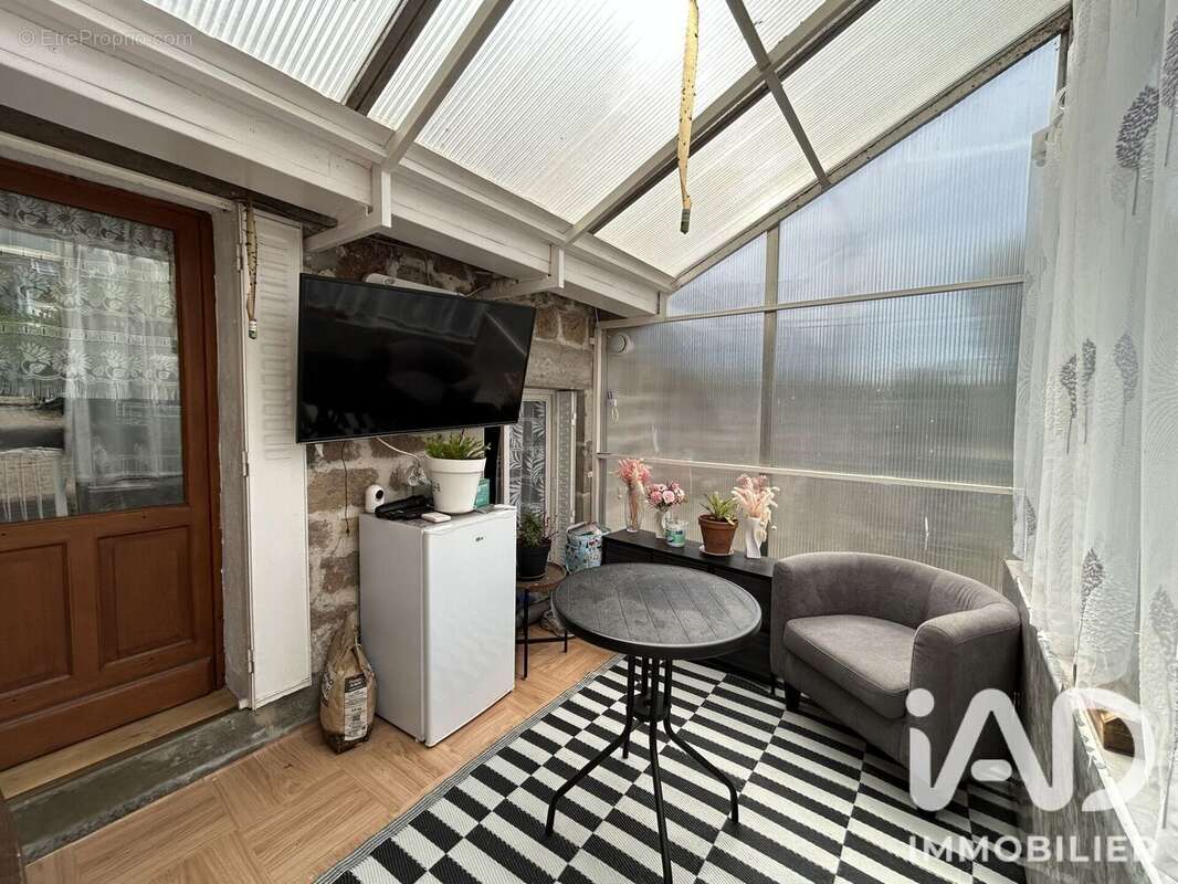 Maison 64 m² à Bugeat  - photo 4