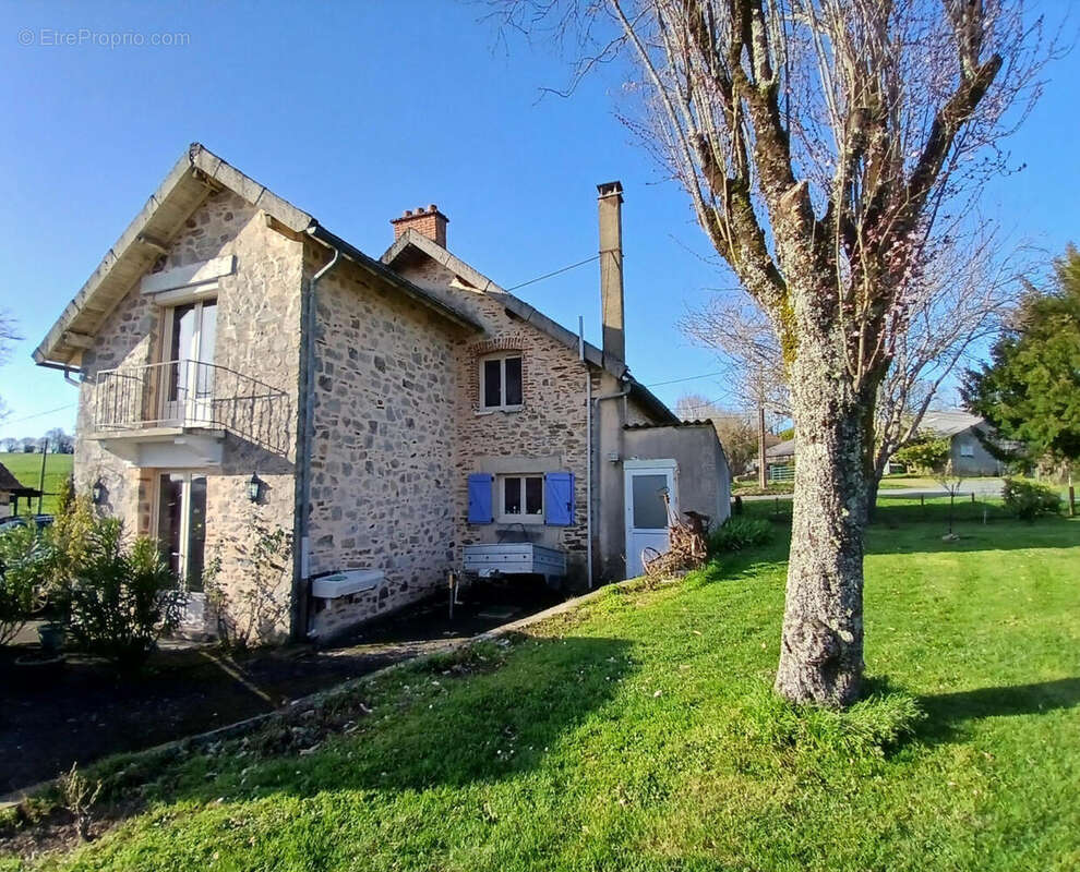 Back of house - Maison à BUSSIERE-GALANT