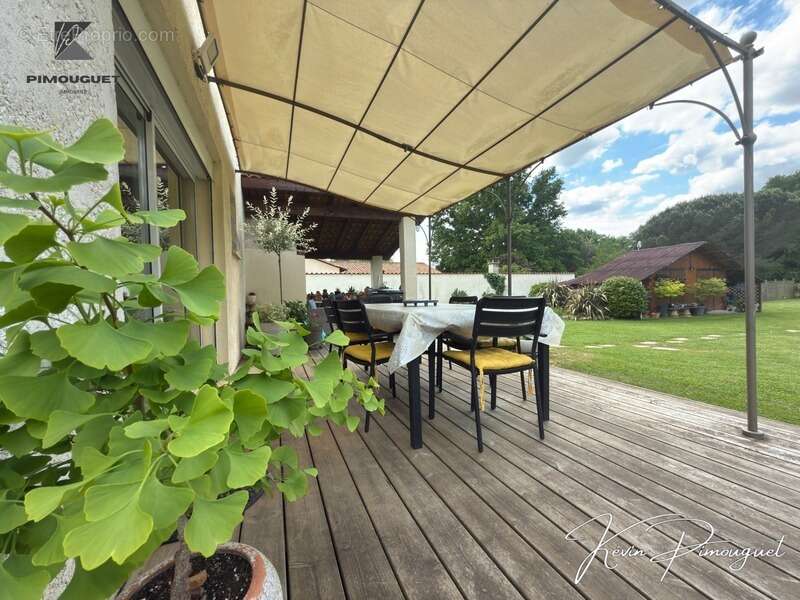 Maison à MOULIETS-ET-VILLEMARTIN