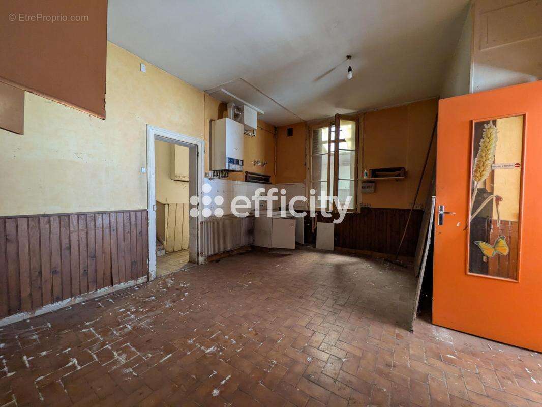 Appartement 180 m² à Cinq-Mars-La-Pile  - photo 3