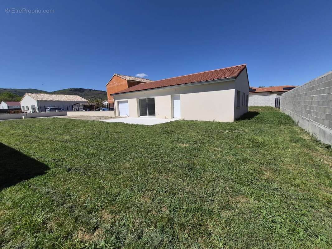 Maison à FELINES