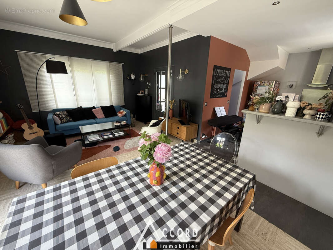 Maison à SARTROUVILLE