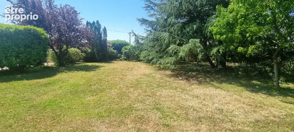 Terrain 600 m² à vendre à Montluel (01120) - photo 1