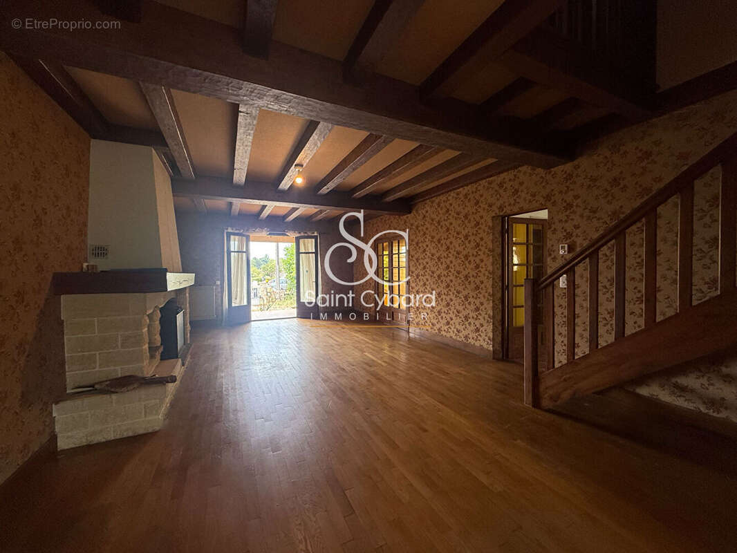 Maison à SAINT-YRIEIX-SUR-CHARENTE