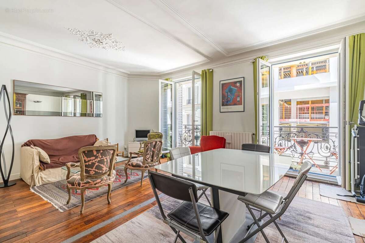 Appartement à PARIS-17E