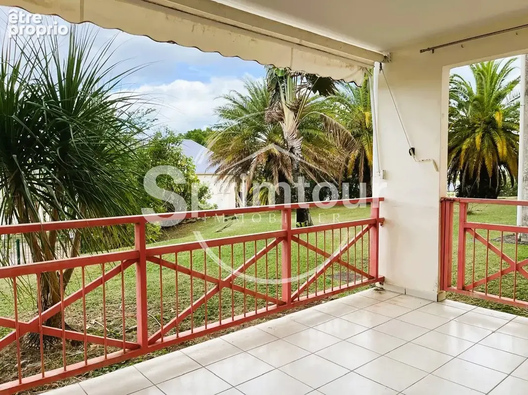 SAINT-CLAUDE - Appartement T3 rénové avec terrasse dans une résidence sécurisée avec piscine - photo 24