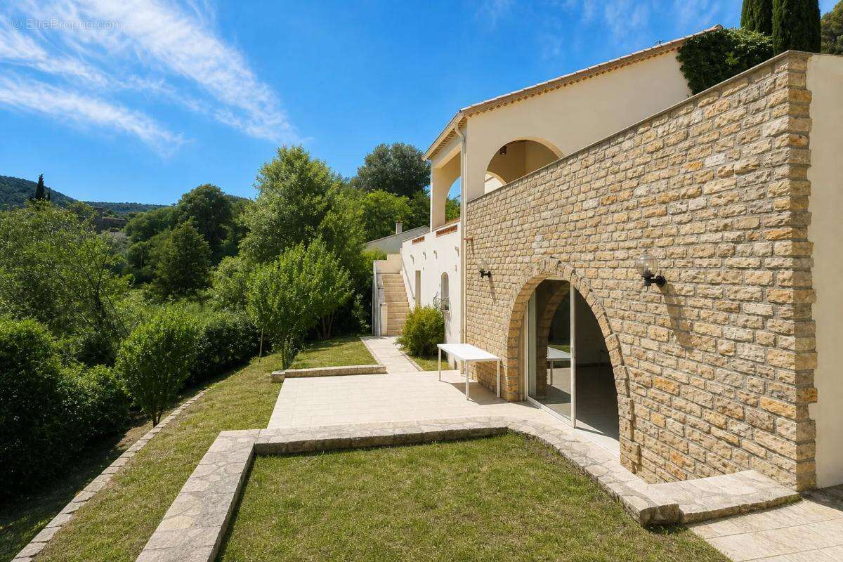 Maison à SALERNES