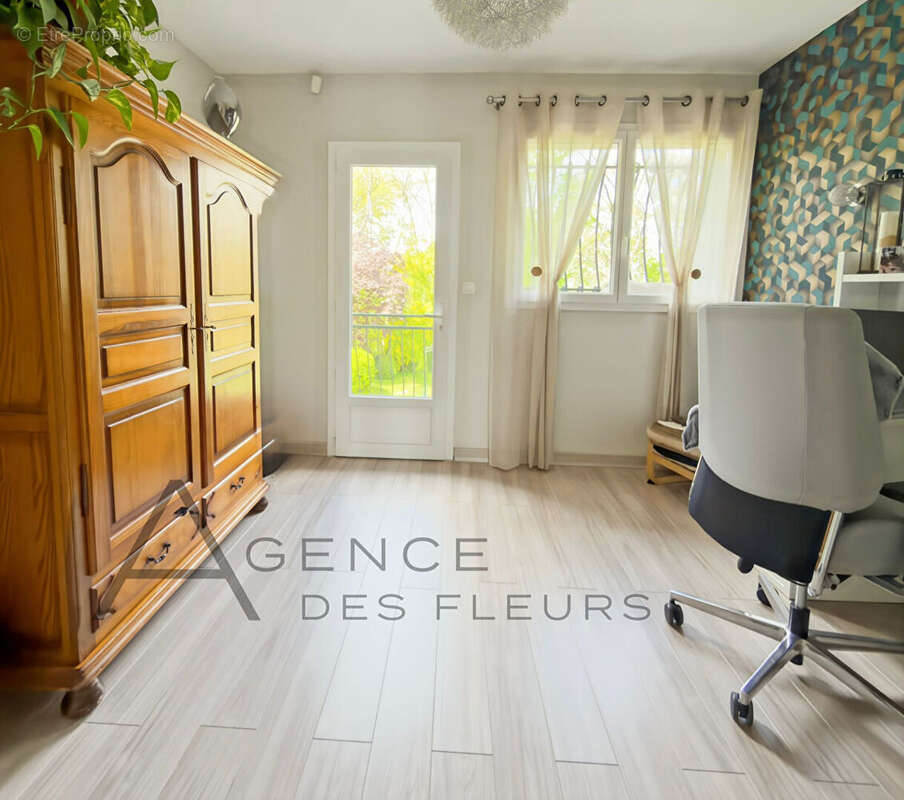 Maison à FRENEUSE