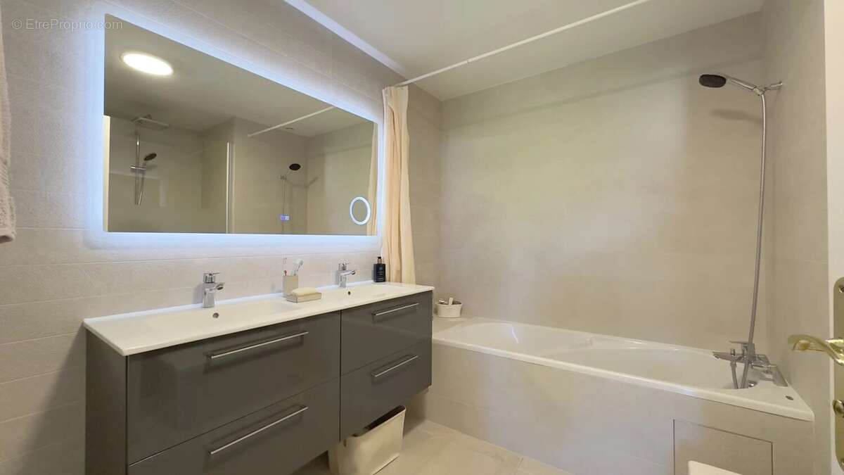 Maison à LES ESSARTS-LE-ROI