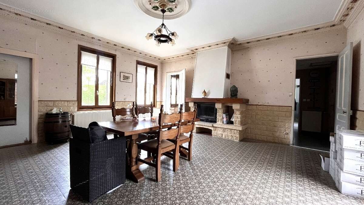Maison à GREVILLERS