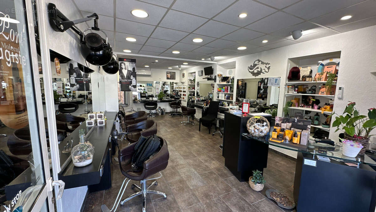 Commerce à CARQUEIRANNE