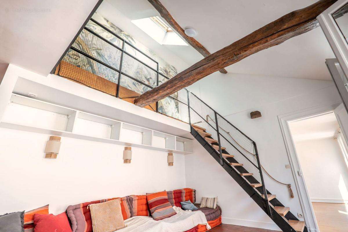 Appartement à PARIS-2E