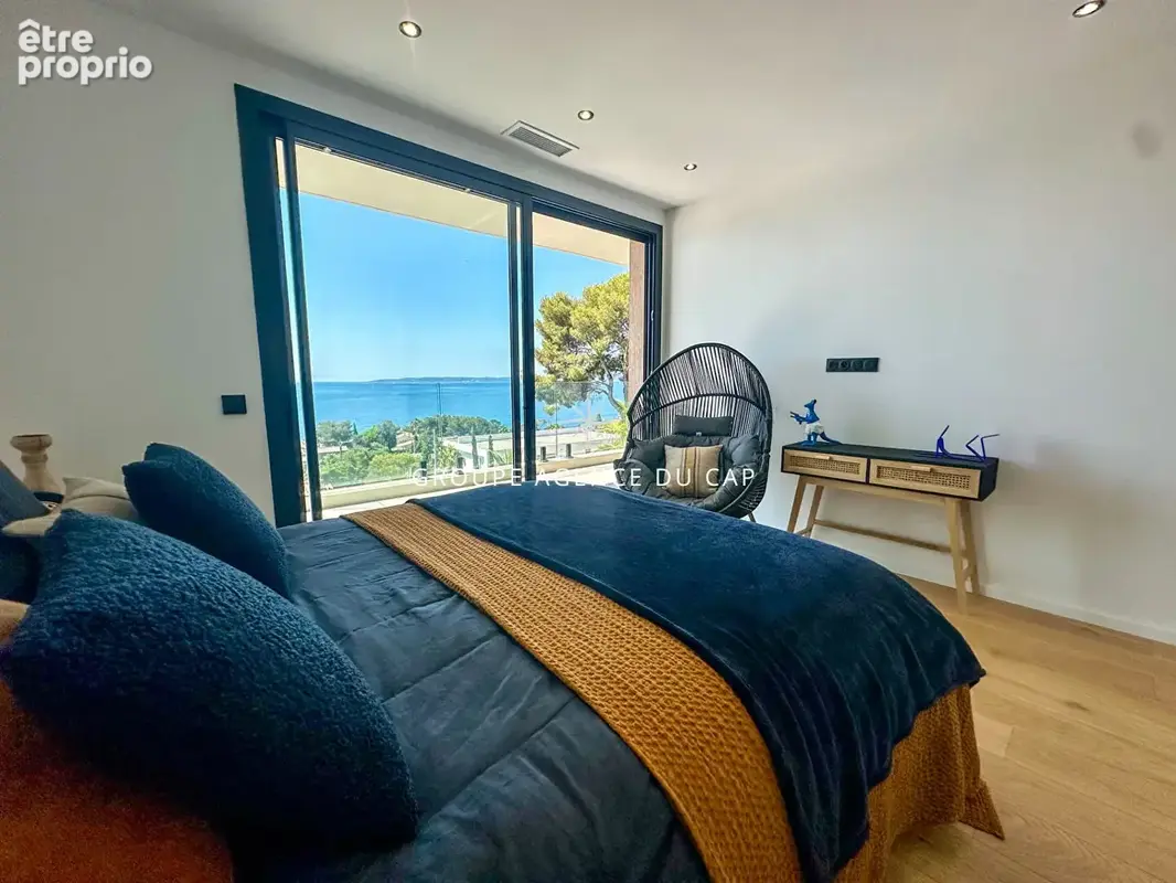 À vendre villa contemporaine de 350m² 8 pièces avec vue mer, à pied des plages et des commerces des issambres - photo 13