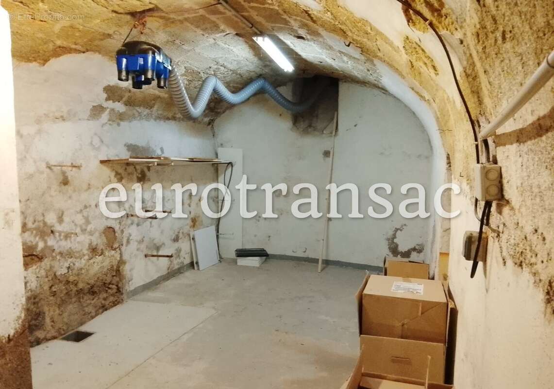 Droit au bail à vendre  Local commercial 60,81 m²  Centre historique de Pézenas - photo 10
