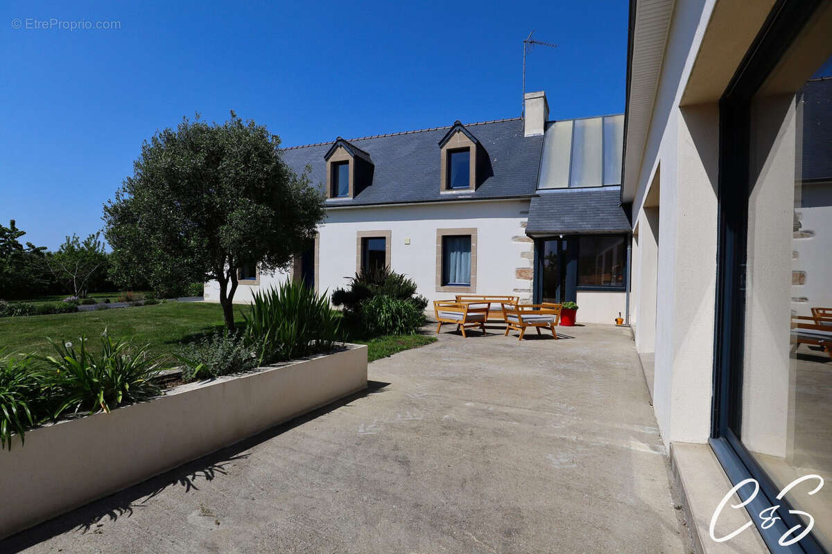 Maison à POULDREUZIC