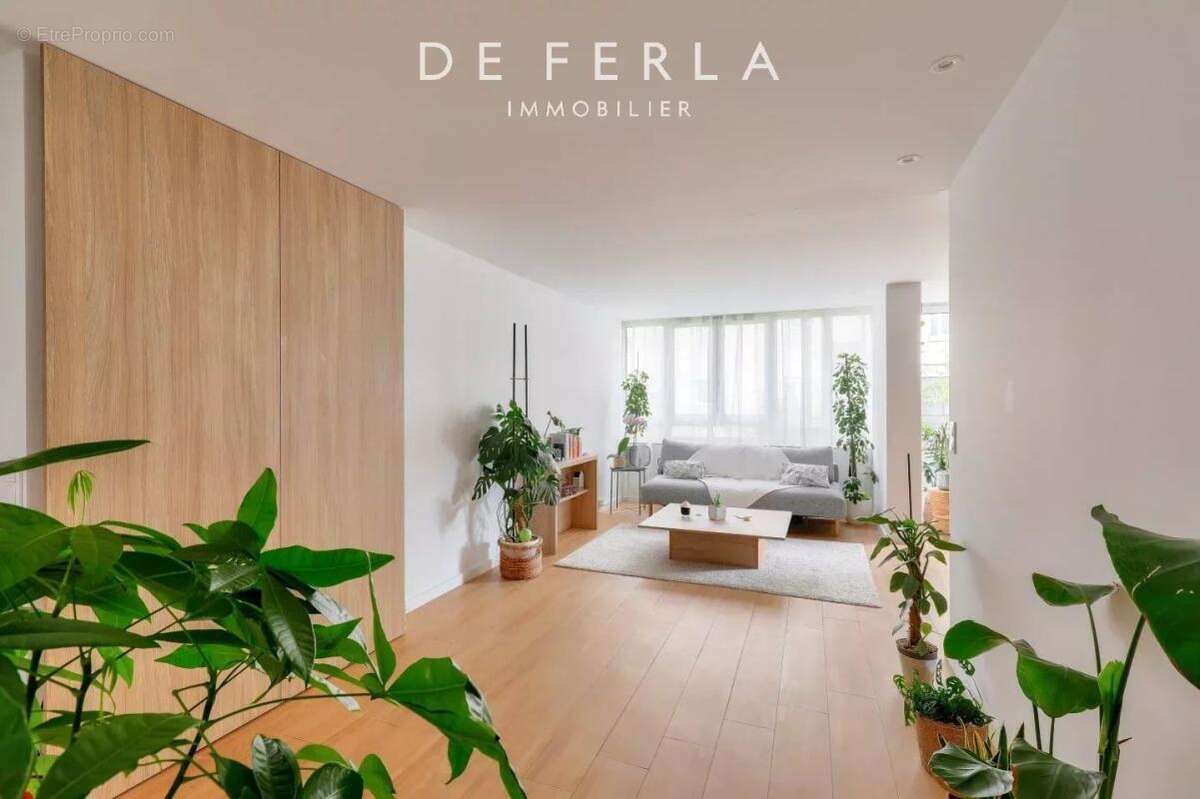 Appartement à PARIS-15E