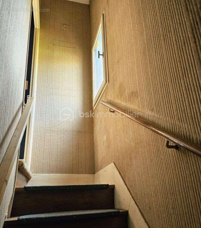 À SAISIR – Maison au calme avec fort potentiel à seulement 6 km de Clamecy 58500 ! - photo 10