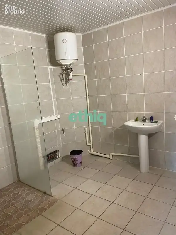 Maison 260 m² à Saint-Claude  - photo 6