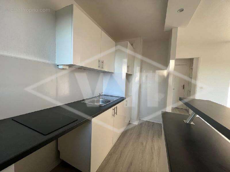 Appartement à COMBS-LA-VILLE