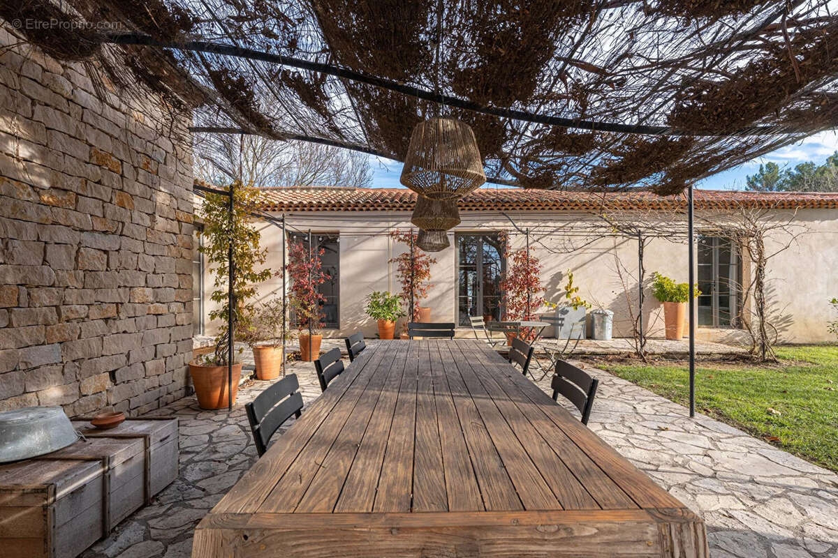 Maison à VAUVENARGUES