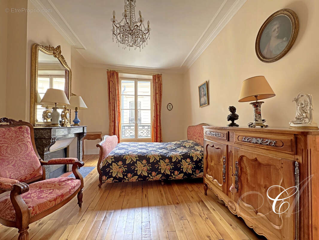 Appartement à VERSAILLES