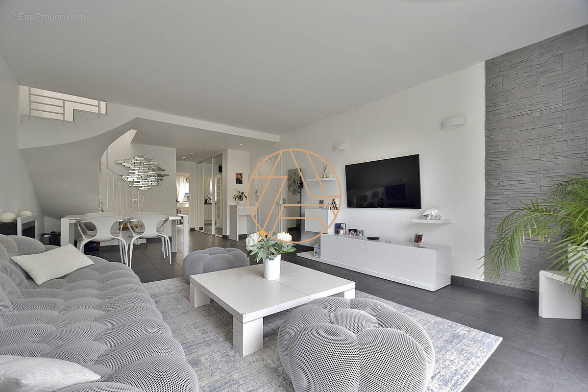Appartement à SAINT-MAUR-DES-FOSSES