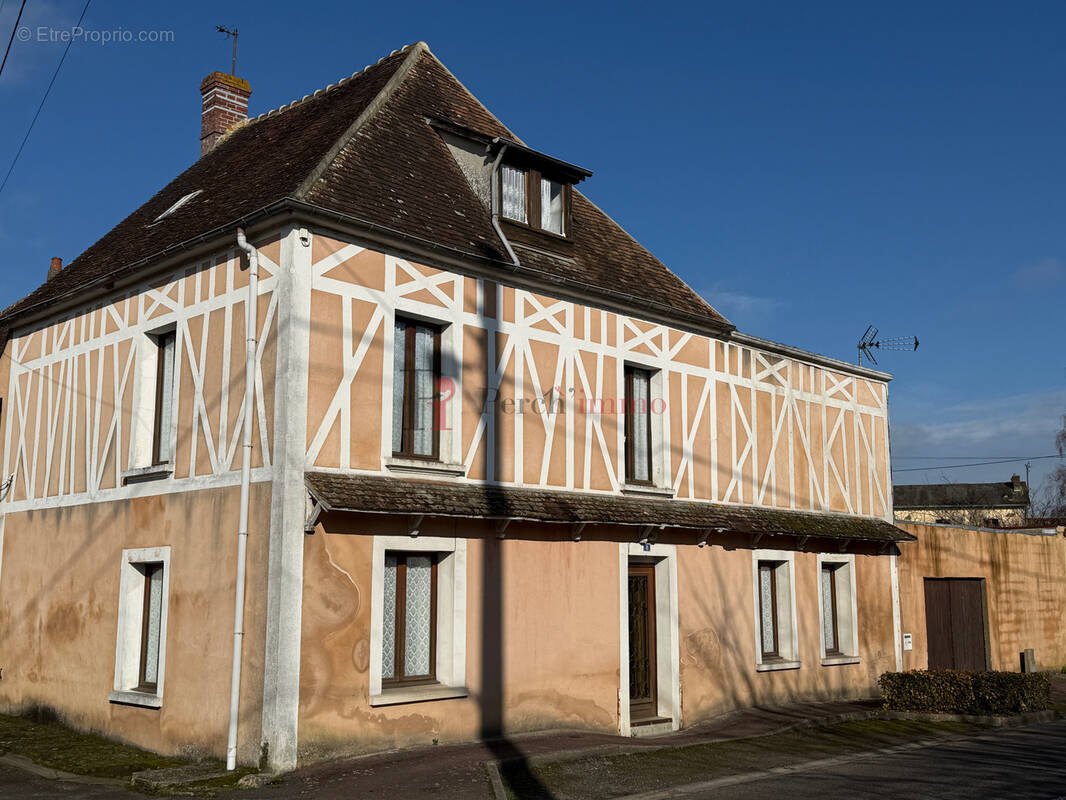 Maison à REMALARD