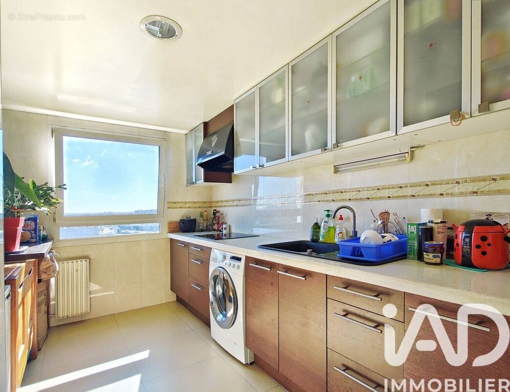 Photo 1 - Appartement à PARIS-18E