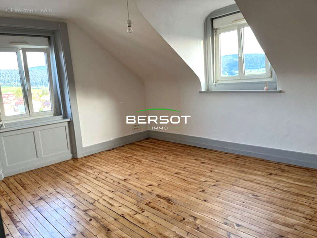 Appartement à deux pas du lycée, de l'hôpital et proche de la Suisse - photo 5