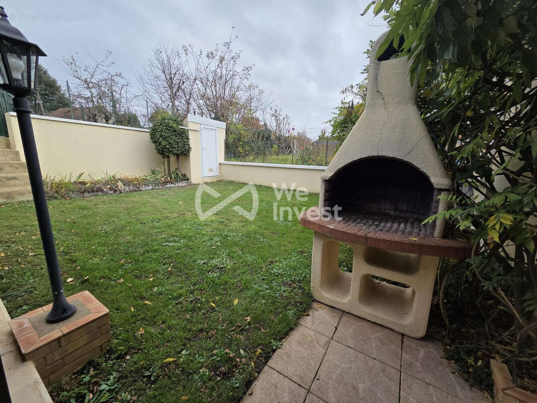 Maison à COULANS-SUR-GEE