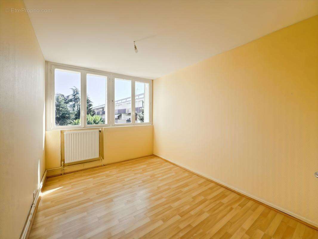 Appartement à ROMANS-SUR-ISERE