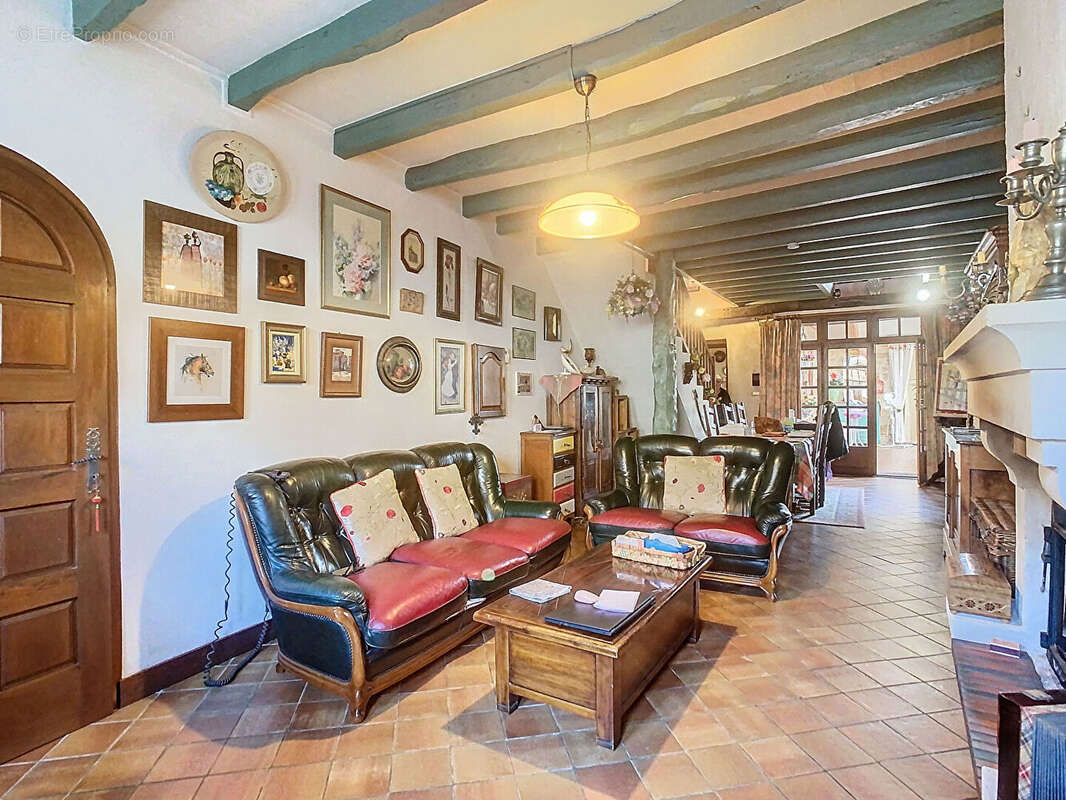 Maison à SAINT-JUNIEN