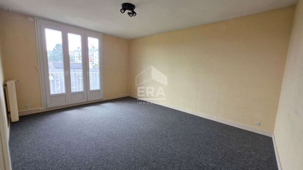 Appartement à SAINT-CYR-SUR-LOIRE