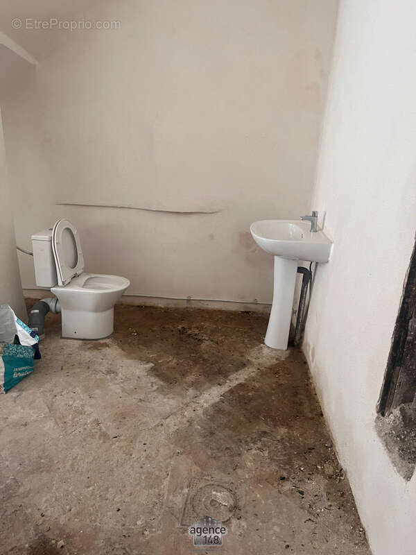 Local commercial Marseille 13002, 28 m2, RDC - photo 2
