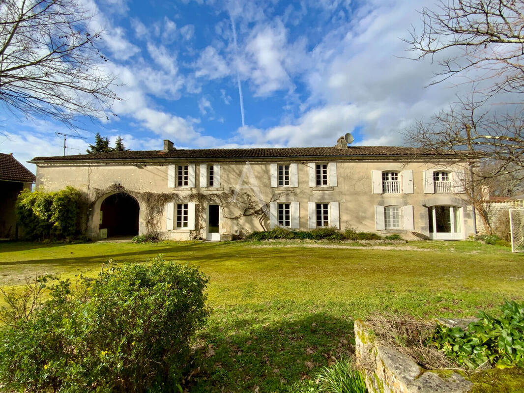 Maison à CRITEUIL-LA-MAGDELEINE