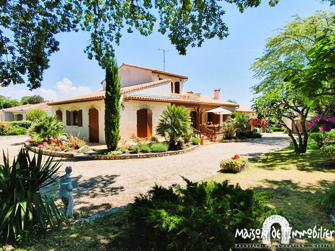 Maison à MESCHERS-SUR-GIRONDE