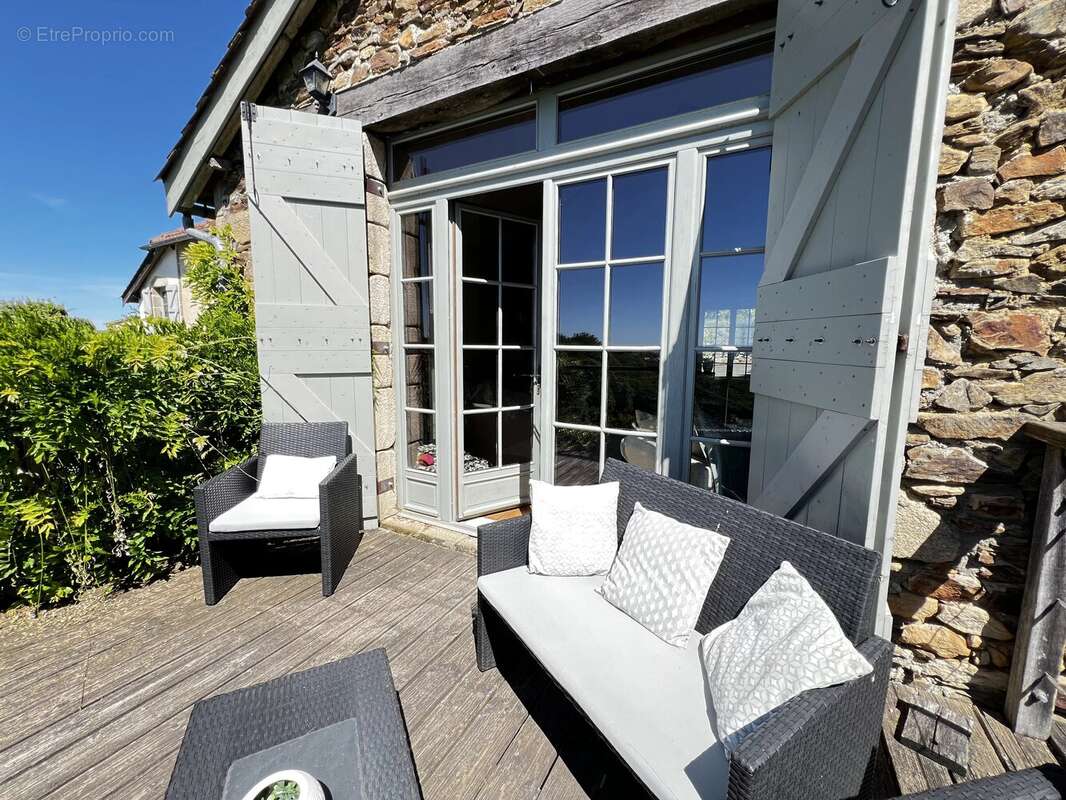 Maison à LACAPELLE-MARIVAL
