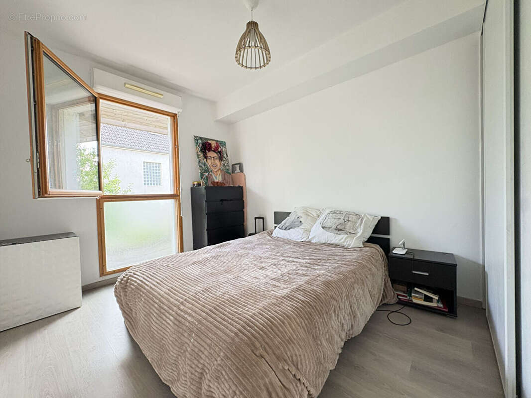 LONGVIC  : T3 récent 64 m2 + terrasse - photo 5