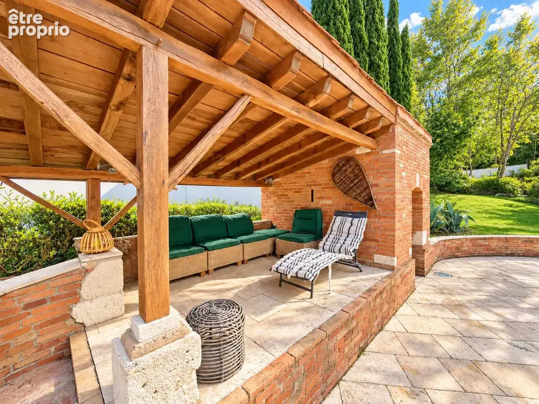 Belle maison de caractère rénovée sur un parc arboré de 4 801 m2 avec piscine - photo 7