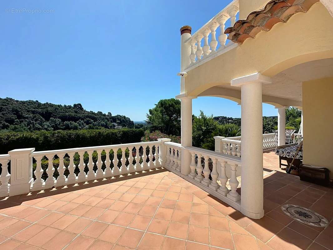 GRANDE VILLA BIOT (06410) vue mer du salon et des chambres - photo 22