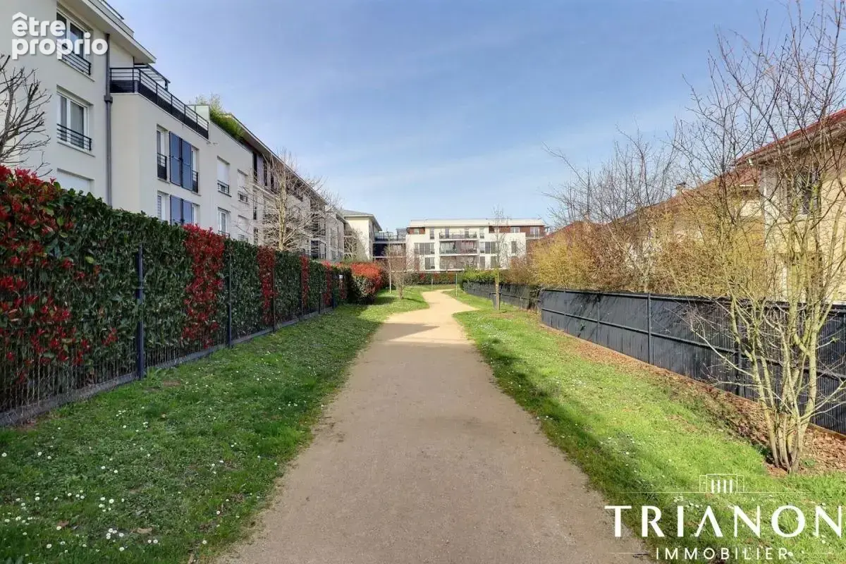 Villepreux - t2 - dernier étage – balcon – parking - photo 1