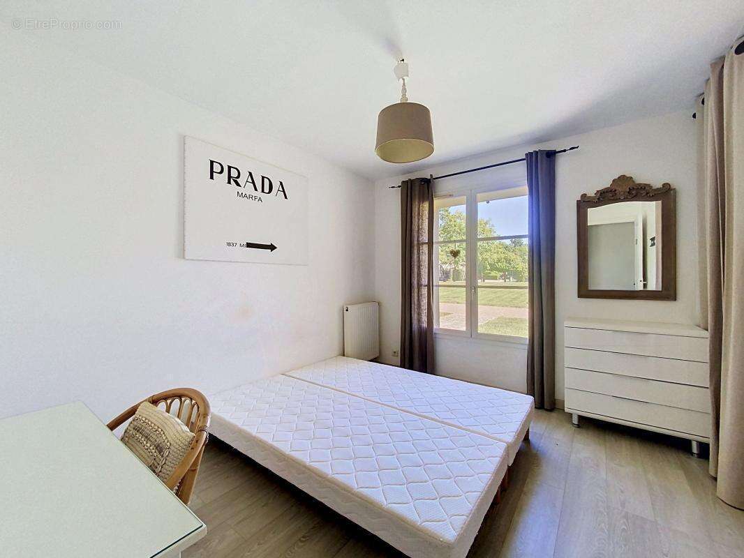 Appartement à VILLIERS-LE-BACLE