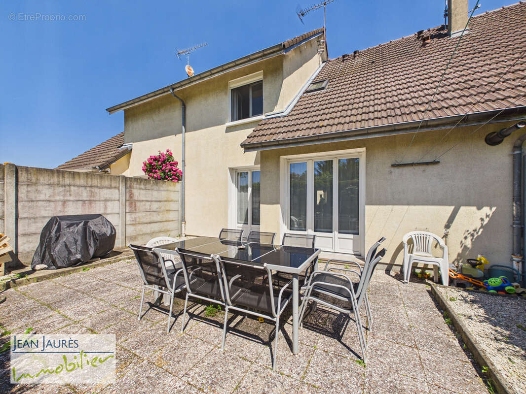 Maison 3 chambres avec double garage à Saint-Lyé - photo 13