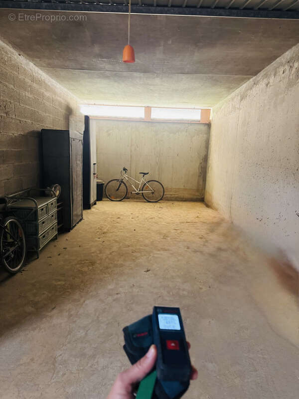 Parking à LA LONDE-LES-MAURES