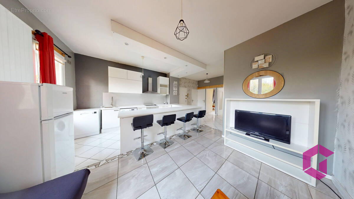 Appartement à SAINT-ETIENNE