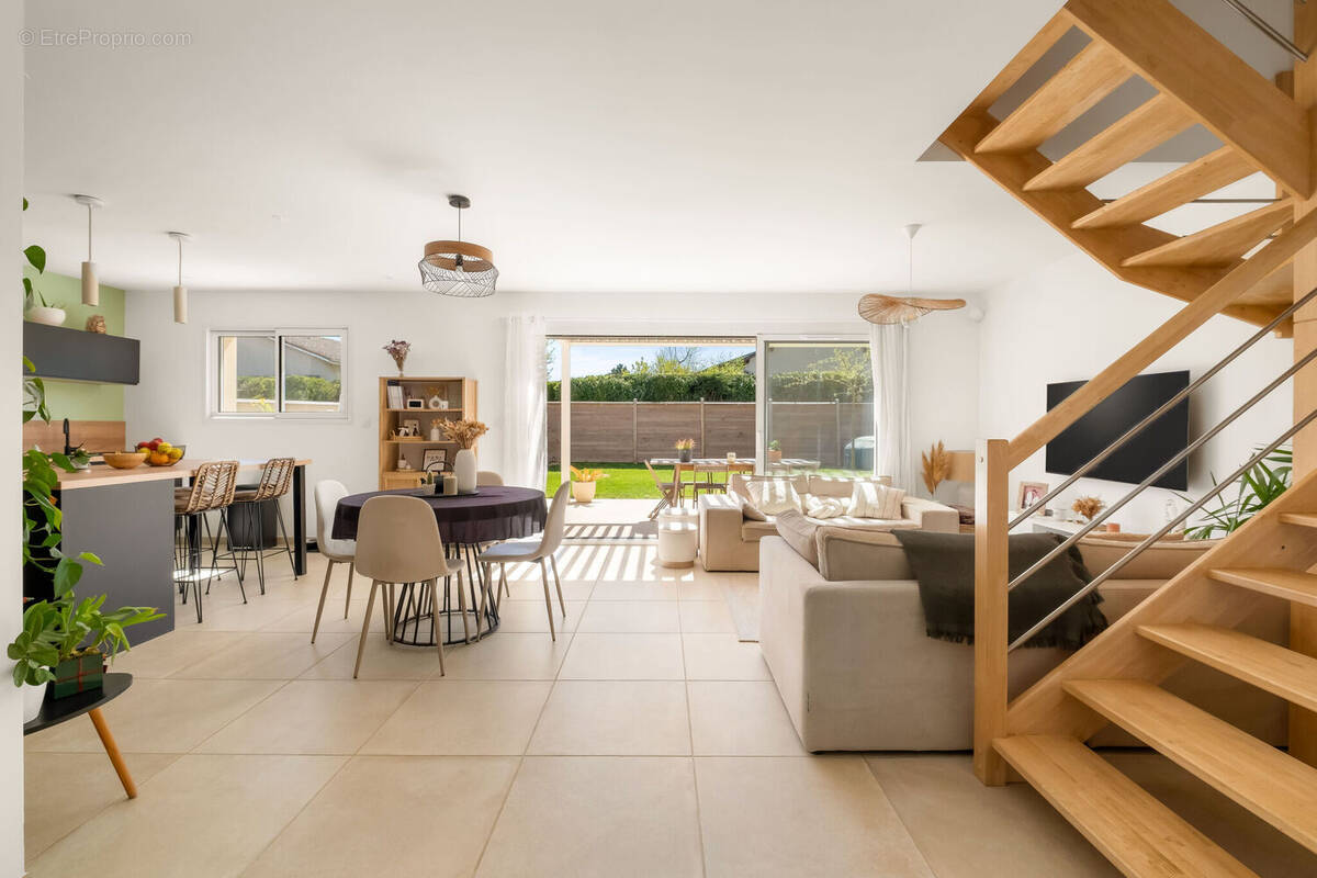 Photo 1 - Maison à SERPAIZE